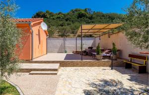 Awesome Home In Mundanije With Wifi