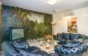 Cozy Home In Makarska With Jacuzzi 