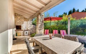 2 Bedroom Nice Home In Fazana 