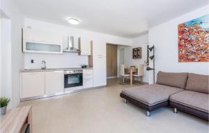 Stunning Home In Betina With Kitchen 