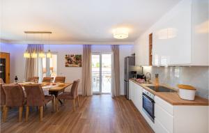 Pet Friendly Home In Privlaka