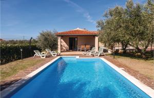 Lovely Home In Vodnjan With Kitchen 