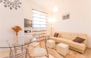 4 Bedroom Stunning Home In Polaca 