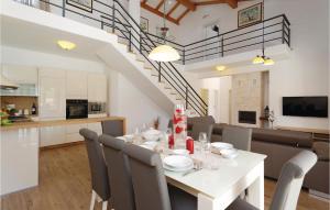 Lovely Home In Sibenik With Wifi 