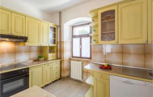 Beautiful Home In Motovun With Sauna 