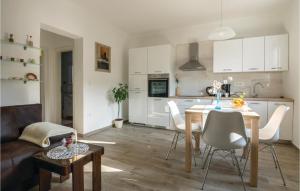 Amazing Apartment In Zadar With Wifi 