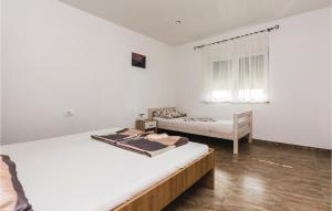 Two-Bedroom Apartment In Vir
