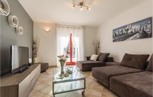 2 Bedroom Stunning Home In Pavicini 