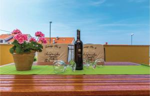 Nice Apartment In Novi Vinodolski With Wifi 