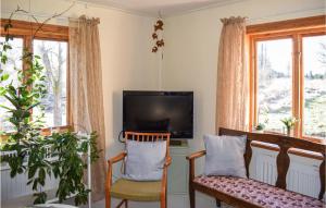 2 Bedroom Pet Friendly Home In Burseryd