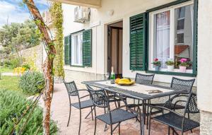 Lovely Apartment In Podstrana With Wifi