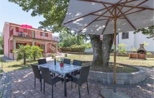 Cozy Home In Labin With Kitchen