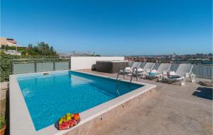 Lovely Apartment In Solin With Kitchen 