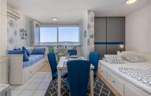 Cozy Apartment In Crikvenica With Wifi