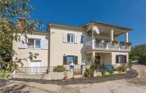 2 Bedroom Gorgeous Apartment In Nedescina 