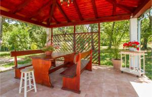 Cozy Home In Kapelica With Wifi