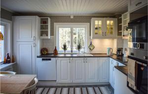 2 Bedroom Pet Friendly Home In Burseryd