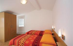 2 Bedroom Awesome Apartment In Plomin 