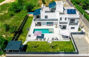 Gorgeous Home In Porec With Outdoor Swimming Pool 