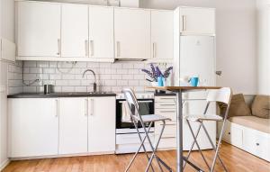 Awesome Apartment In Visby With Kitchen