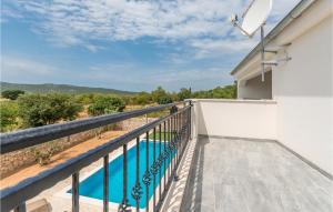 4 Bedroom Awesome Home In Radasinovci 