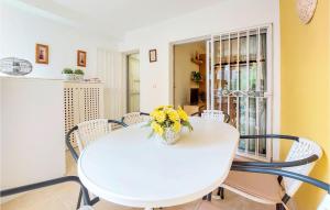 Nice Apartment In Canet Den Berenguer