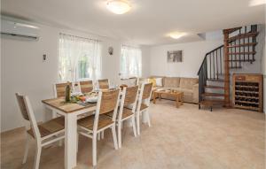 Awesome Home In Svetvincenat With Wifi