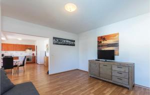 Five-Bedroom Holiday Home In Banjole