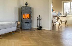 2 Bedroom Cozy Home In Traryd