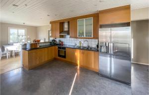 2 Bedroom Cozy Home In Traryd