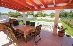 2 Bedroom Beautiful Home In Krnica 