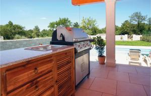 2 Bedroom Beautiful Home In Krnica 