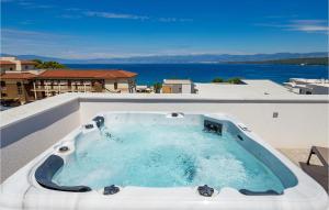 Beautiful Apartment In Malinska