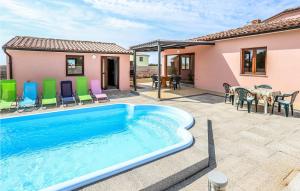 Awesome Home In Galizana With Wifi