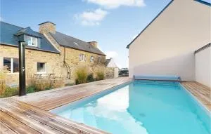 Awesome Home In Ploubazlanec - 普勒比扬