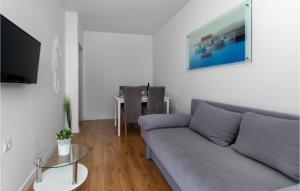 Gorgeous Apartment In Novi Vinodolski