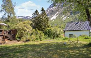 4 Bedroom Cozy Home In Røldal