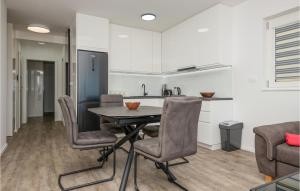 Cozy Apartment In Tucepi 