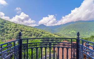 Two-Bedroom Holiday Home In Razecueille