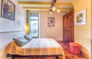 Two-Bedroom Holiday Home In Razecueille