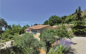 Maisons de vacances 3 Bedroom Cozy Home In Mormoiron : photos des chambres