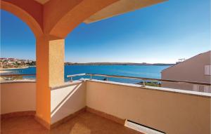 Beautiful Apartment In Povljana