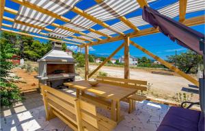 Amazing Apartment In Barbat Na Rabu