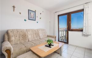 Nice Apartment In Jablanac With Kitchen 