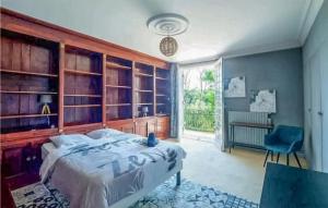 Maisons de vacances Awesome Home In Vianne : photos des chambres