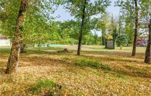 Maisons de vacances Awesome Home In Vianne : photos des chambres