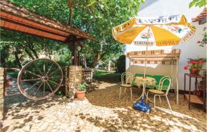 2 Bedroom Amazing Apartment In Pula 