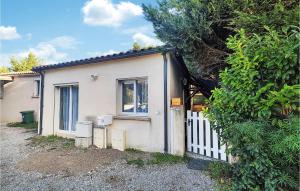 Maisons de vacances Beautiful Home In Nebian With Wifi : photos des chambres