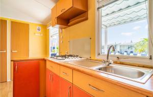 2 Bedroom Nice Apartment In Chipiona