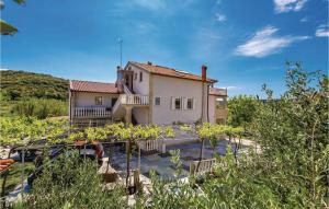 Lovely Apartment In Kampor With Kitchen